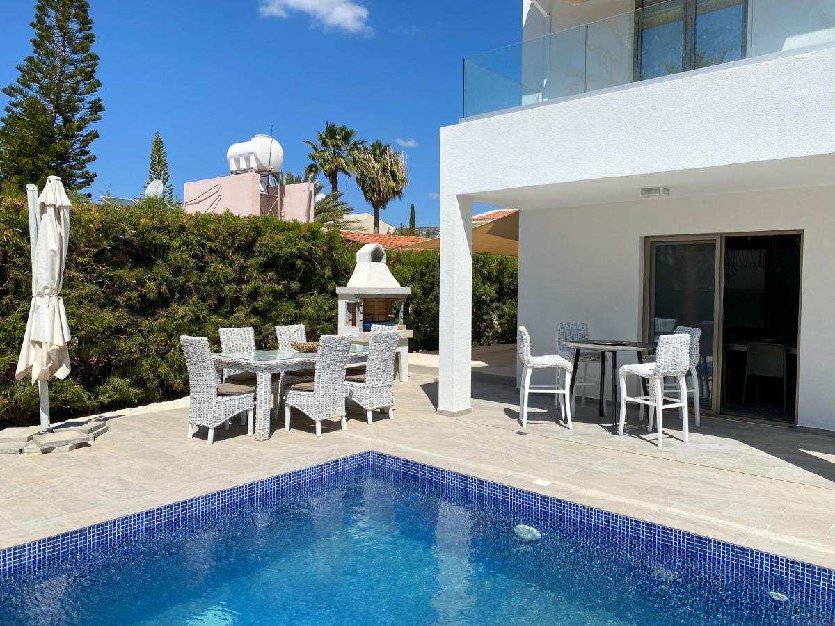 Luxury Villa Roma Near The Beach Коръл бей Екстериор снимка